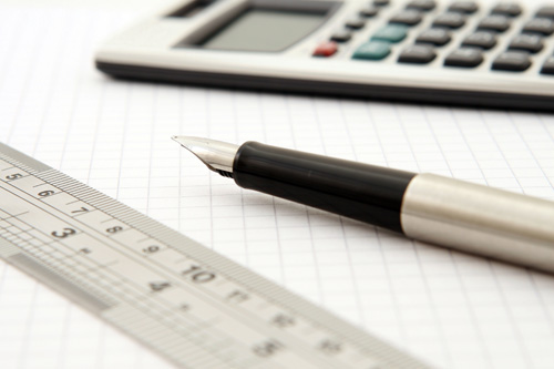 calculator-close-up-fountain-pen-159722